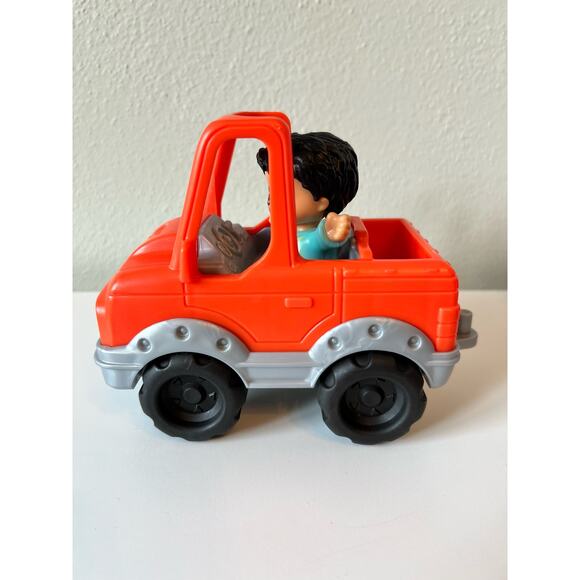 Fisher-Price Little People Pick-Up Truck and Fire Engine toy lot with Figures - Picture 4 of 9